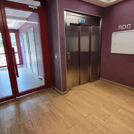 Flat For 6 Persons 10 Minutes From Cdg Airport Apartment Le Blanc-Mesnil Exterior photo